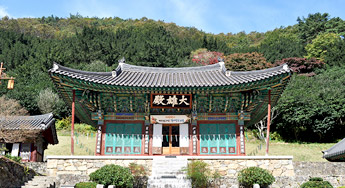 정면에서 바라본 다보사